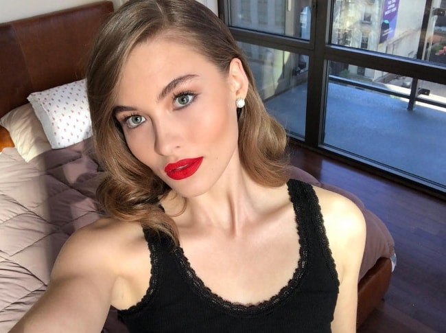 Grace Elizabeth in a selfie in June 2018
