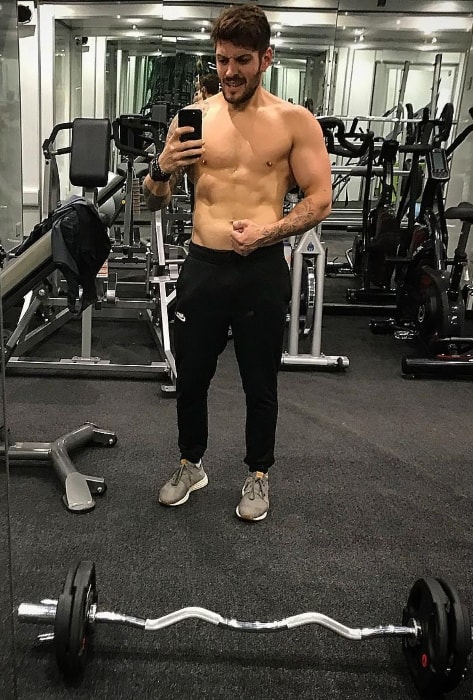 Luke Zocchi in a gym selfie in September 2018